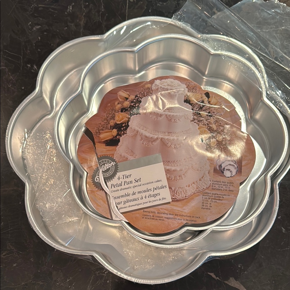 Wilton Silver Petal Cake Pan Set